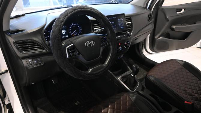 Hyundai Solaris II Рестайлинг с пробегом 2021 года, цена 1 320 000 рублей, 171501 км, седан, Автокод Объявления