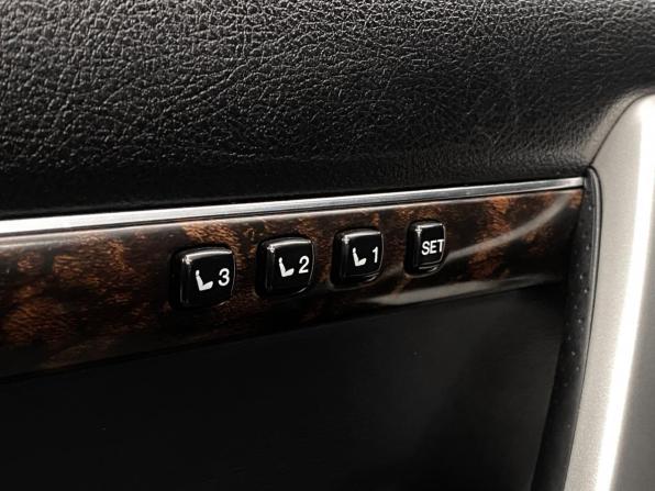 Toyota Land Cruiser 200 Series Рестайлинг 1 с пробегом 2012 года, цена 3 550 000 рублей, 195000 км, внедорожник, Автокод Объявления