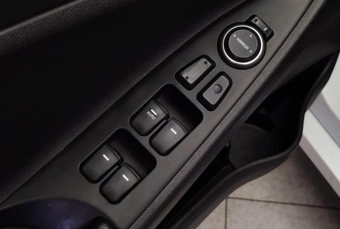 Hyundai Sonata VI (YF) с пробегом 2011 года, цена 1 250 000 рублей, 136096 км, седан, Автокод Объявления