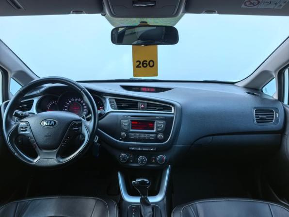 Kia Ceed II Рестайлинг с пробегом 2017 года, цена 1 190 000 рублей, 124000 км, хэтчбек, Автокод Объявления