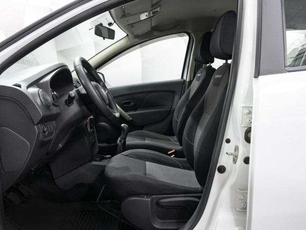 Renault Sandero II Рестайлинг с пробегом 2020 года, цена 1 343 000 рублей, 70867 км, хэтчбек, Автокод Объявления