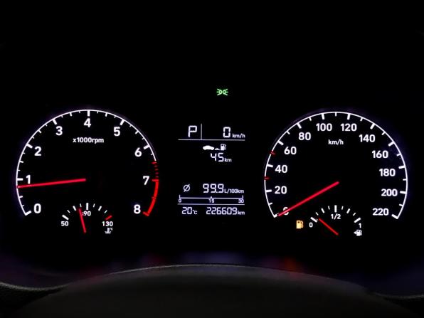 Hyundai Solaris II с пробегом 2017 года, цена 1 015 000 рублей, 226605 км, седан, Автокод Объявления