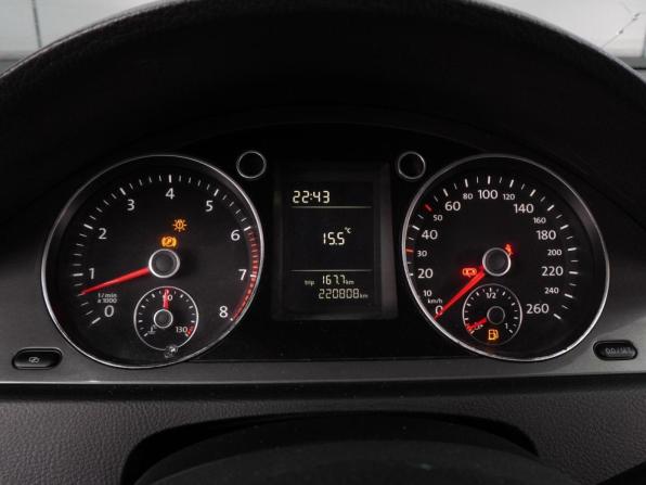 Volkswagen Passat B6 с пробегом 2010 года, цена 649 000 рублей, 220808 км, седан, Автокод Объявления