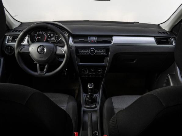 Skoda Rapid I с пробегом 2017 года, цена 795 000 рублей, 229464 км, лифтбек, Автокод Объявления