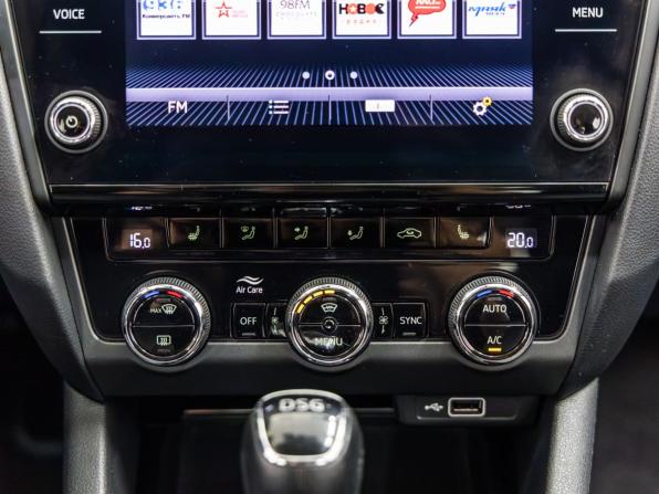 Skoda Octavia III (A7) Рестайлинг с пробегом 2020 года, цена 2 348 000 рублей, 71633 км, лифтбек, Автокод Объявления