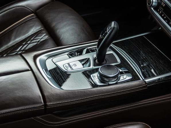 BMW 7 серии VI (G11/G12) Рестайлинг с пробегом 2019 года, цена 5 890 000 рублей, 98398 км, седан, Автокод Объявления