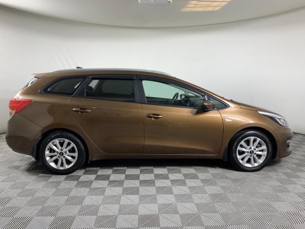 Kia Ceed II Рестайлинг с пробегом 2017 года, цена 1 350 000 рублей, 199630 км, хэтчбек, Автокод Объявления
