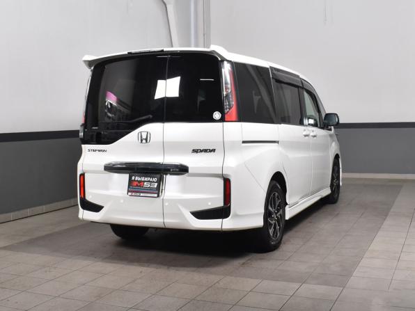Honda Stepwgn V Рестайлинг с пробегом 2021 года, цена 2 794 995 рублей, 43534 км, минивэн, Автокод Объявления