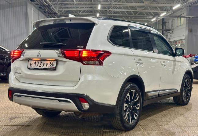 Mitsubishi Outlander III Рестайлинг 3 с пробегом 2022 года, цена 2 370 000 рублей, 147409 км, внедорожник, Автокод Объявления