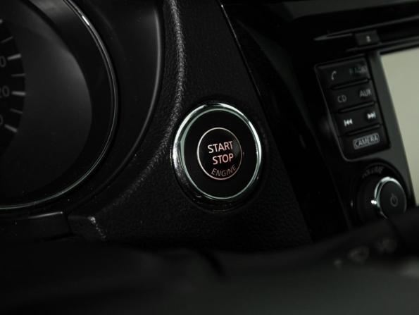 Nissan Qashqai II с пробегом 2018 года, цена 1 949 700 рублей, 79700 км, внедорожник, Автокод Объявления