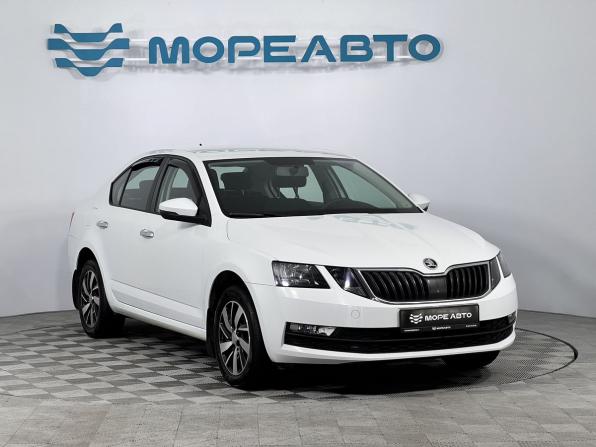 Skoda Octavia III (A7) Рестайлинг с пробегом 2018 года, цена 1 459 000 рублей, 235600 км, лифтбек, Автокод Объявления