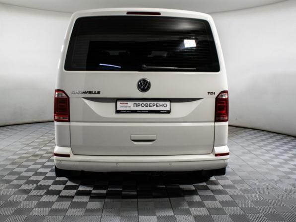 Volkswagen Caravelle T6 с пробегом 2016 года, цена 1 900 000 рублей, 267001 км, минивэн, Автокод Объявления
