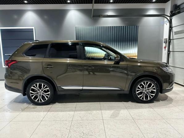 Mitsubishi Outlander III Рестайлинг 2 с пробегом 2018 года, цена 1 685 000 рублей, 162000 км, внедорожник, Автокод Объявления