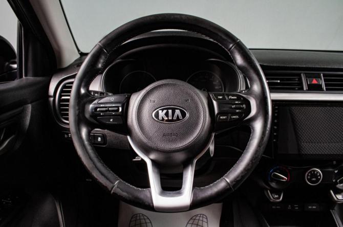 Kia Rio IV с пробегом 2018 года, цена 1 299 000 рублей, 87500 км, седан, Автокод Объявления