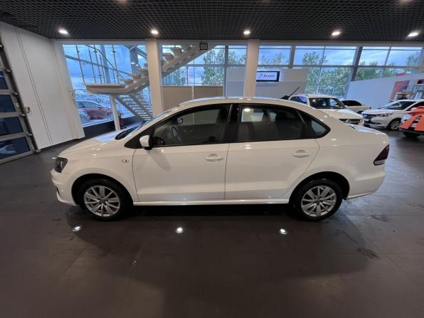Volkswagen Polo V Рестайлинг с пробегом 2019 года, цена 1 375 000 рублей, 77302 км, седан, Автокод Объявления