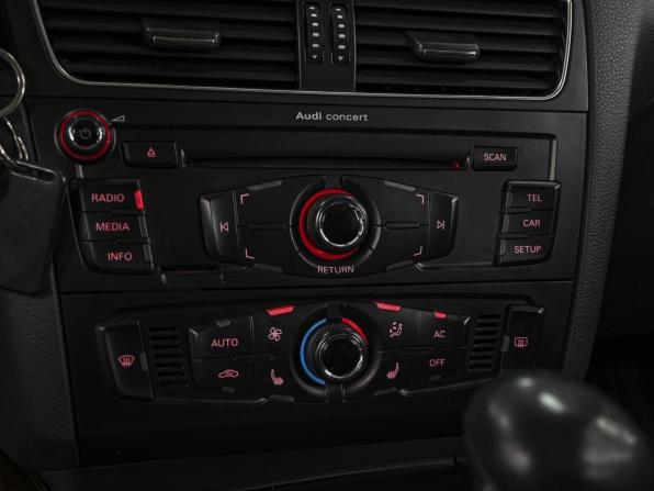 Audi Q5 I (8R) с пробегом 2010 года, цена 1 090 000 рублей, 217189 км, внедорожник, Автокод Объявления