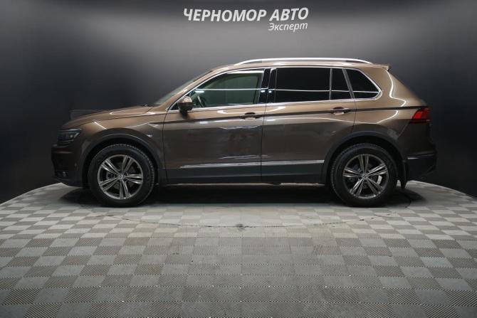 Volkswagen Tiguan II с пробегом 2019 года, цена 2 395 000 рублей, 107046 км, внедорожник, Автокод Объявления