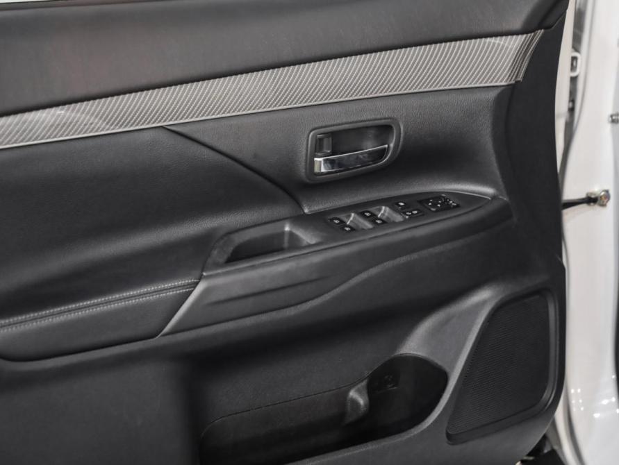 Mitsubishi Outlander III Рестайлинг 3 Санкт-Петербург  - изображение 23