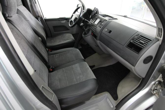 Volkswagen Caravelle T5 с пробегом 2006 года, цена 1 280 000 рублей, 371000 км, минивэн, Автокод Объявления