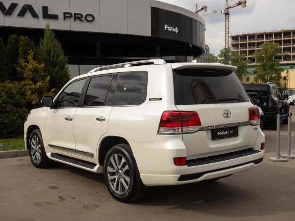 Toyota Land Cruiser 200 Series Рестайлинг 2 с пробегом 2017 года, цена 7 398 000 рублей, 98000 км, внедорожник, Автокод Объявления
