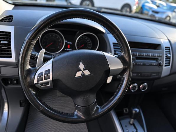 Mitsubishi Outlander II Рестайлинг с пробегом 2011 года, цена 1 033 000 рублей, 257640 км, внедорожник, Автокод Объявления