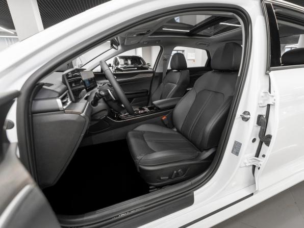 Kia K5 III с пробегом 2025 года, цена 3 920 000 рублей, 12 км, седан, Автокод Объявления