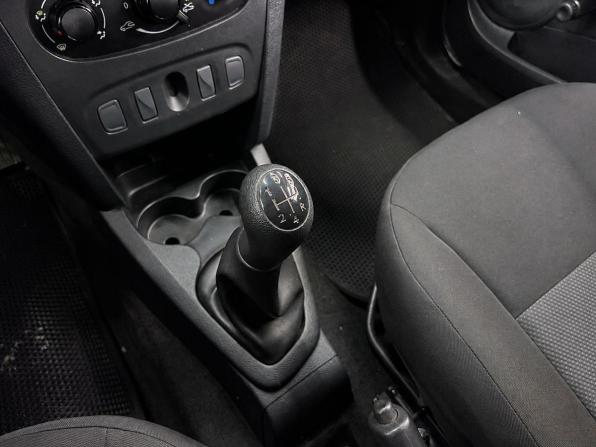 Renault Sandero II Рестайлинг с пробегом 2018 года, цена 779 000 рублей, 101873 км, хэтчбек, Автокод Объявления