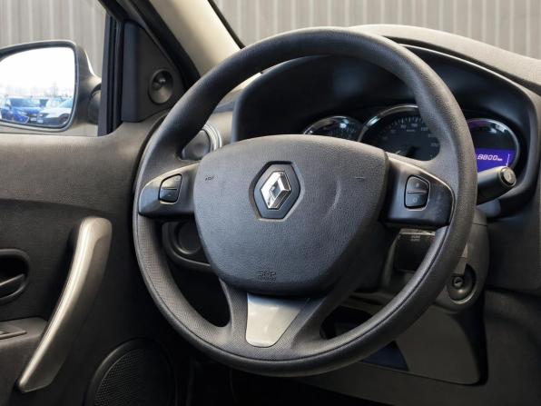 Renault Logan II с пробегом 2017 года, цена 917 000 рублей, 93800 км, седан, Автокод Объявления