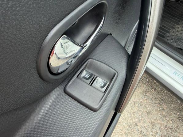 Renault Sandero II Рестайлинг с пробегом 2019 года, цена 1 125 000 рублей, 73392 км, хэтчбек, Автокод Объявления