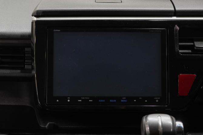 Honda Stepwgn V с пробегом 2015 года, цена 1 799 000 рублей, 87000 км, минивэн, Автокод Объявления