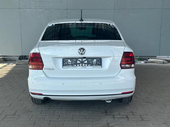 Volkswagen Polo V Рестайлинг с пробегом 2019 года, цена 1 390 000 рублей, 48126 км, седан, Автокод Объявления