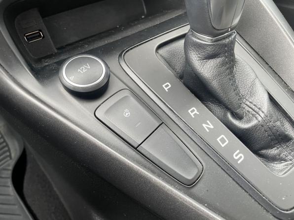 Ford Focus III Рестайлинг с пробегом 2018 года, цена 922 000 рублей, 139738 км, хэтчбек, Автокод Объявления
