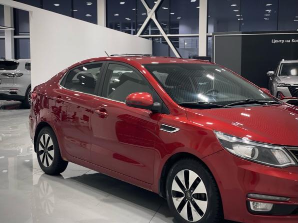 Kia Rio III Рестайлинг с пробегом 2017 года, цена 995 000 рублей, 239000 км, седан, Автокод Объявления