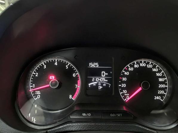 Volkswagen Polo V Рестайлинг с пробегом 2016 года, цена 815 000 рублей, 210408 км, седан, Автокод Объявления