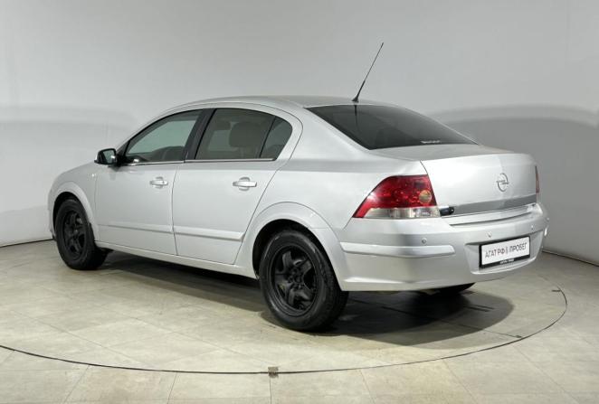 Opel Astra H Рестайлинг с пробегом 2007 года, цена 575 000 рублей, 326129 км, седан, Автокод Объявления