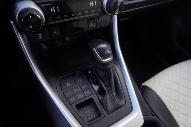 Toyota RAV4 V (XA50) с пробегом 2020 года, цена 3 366 000 рублей, 76589 км, внедорожник, Автокод Объявления