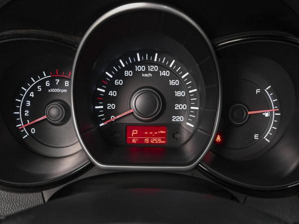 Kia Rio III Рестайлинг с пробегом 2017 года, цена 998 000 рублей, 191259 км, хэтчбек, Автокод Объявления