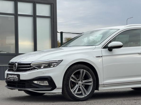Volkswagen Passat B8 Рестайлинг с пробегом 2019 года, цена 2 749 000 рублей, 172000 км, универсал, Автокод Объявления