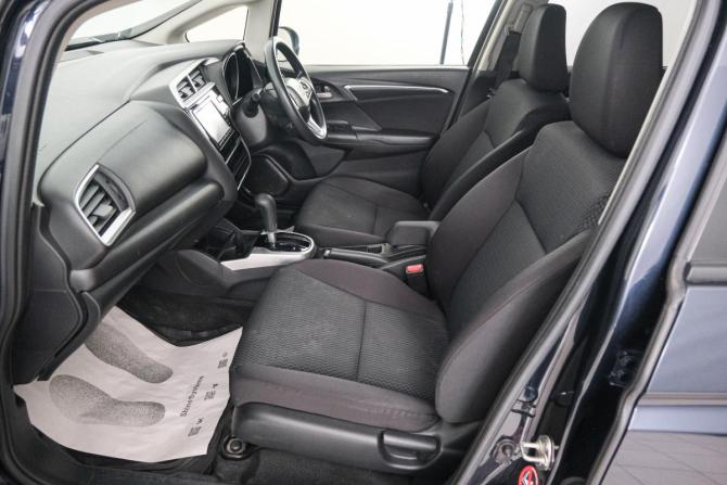 Honda Fit III Рестайлинг с пробегом 2017 года, цена 1 199 000 рублей, 75000 км, хэтчбек, Автокод Объявления