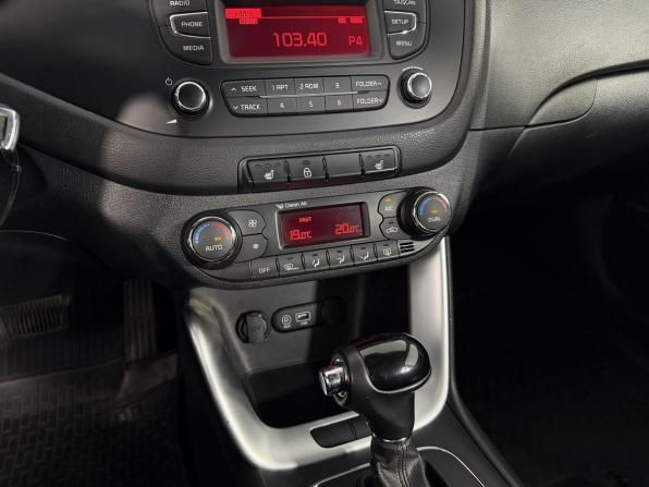 Kia Ceed II Рестайлинг с пробегом 2015 года, цена 1 050 000 рублей, 227796 км, хэтчбек, Автокод Объявления