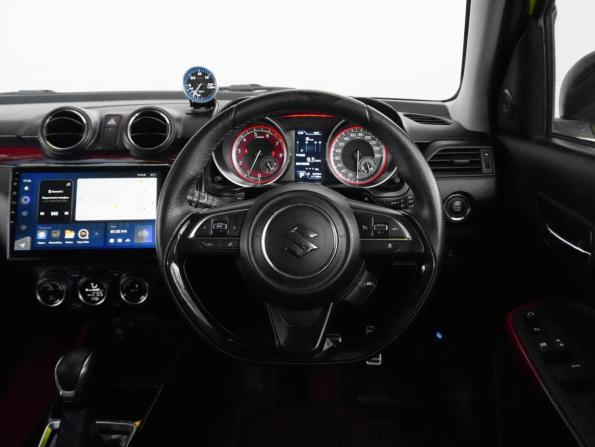 Suzuki Swift V с пробегом 2017 года, цена 1 349 000 рублей, 111140 км, хэтчбек, Автокод Объявления