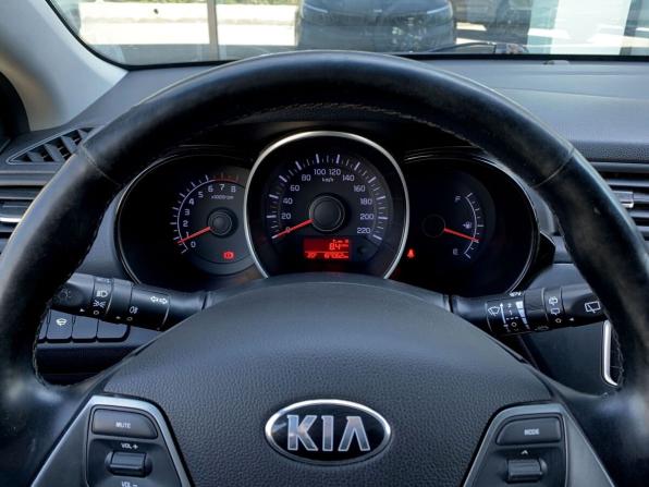 Kia Rio III Рестайлинг с пробегом 2016 года, цена 999 000 рублей, 167060 км, хэтчбек, Автокод Объявления