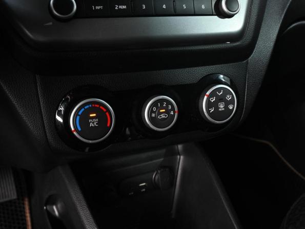 Kia Rio III Рестайлинг с пробегом 2016 года, цена 939 000 рублей, 222008 км, седан, Автокод Объявления