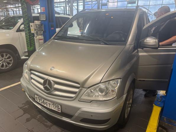 Mercedes-Benz Viano I (W639) Рестайлинг с пробегом 2010 года, цена 1 599 000 рублей, 376855 км, минивэн, Автокод Объявления