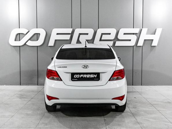 Hyundai Solaris I Рестайлинг с пробегом 2016 года, цена 1 079 000 рублей, 176512 км, седан, Автокод Объявления