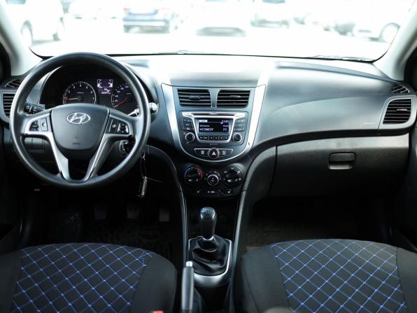 Hyundai Solaris I Рестайлинг с пробегом 2015 года, цена 899 000 рублей, 182842 км, седан, Автокод Объявления