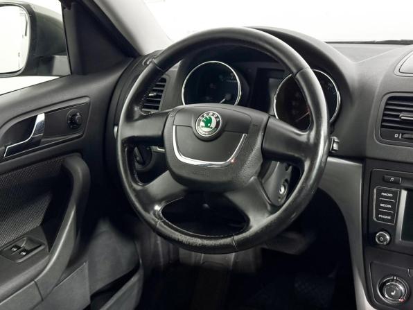 Skoda Yeti I с пробегом 2012 года, цена 767 000 рублей, 244492 км, внедорожник, Автокод Объявления