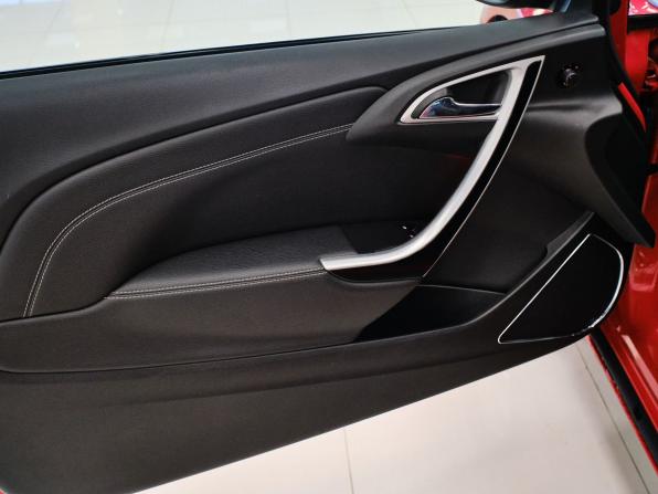 Opel Astra J Рестайлинг с пробегом 2012 года, цена 835 000 рублей, 88245 км, хэтчбек, Автокод Объявления