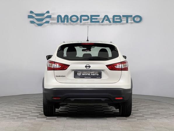 Nissan Qashqai II с пробегом 2015 года, цена 1 650 000 рублей, 81363 км, внедорожник, Автокод Объявления