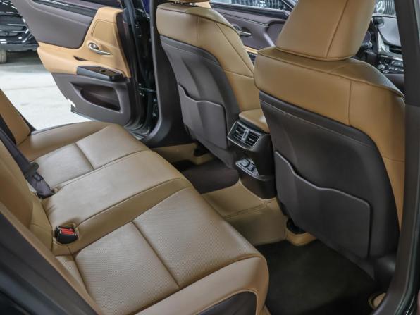 Lexus ES VII с пробегом 2020 года, цена 4 149 000 рублей, 56000 км, седан, Автокод Объявления